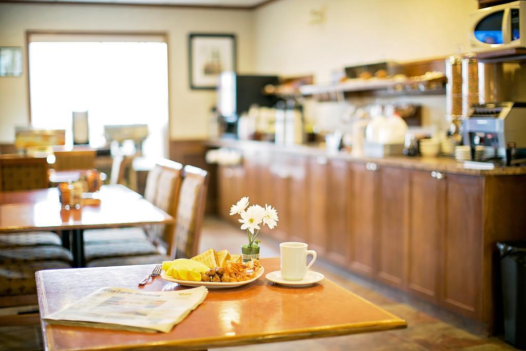 Service Plus Inns & Suites Drayton Valley Buitenkant foto