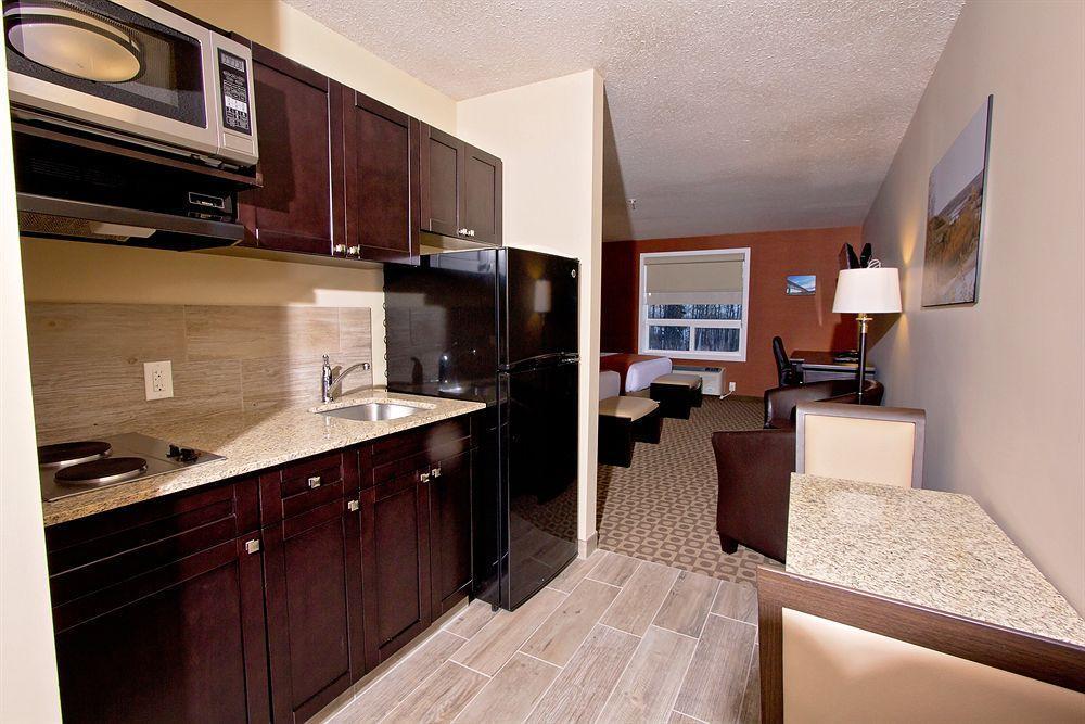 Service Plus Inns & Suites Drayton Valley Buitenkant foto
