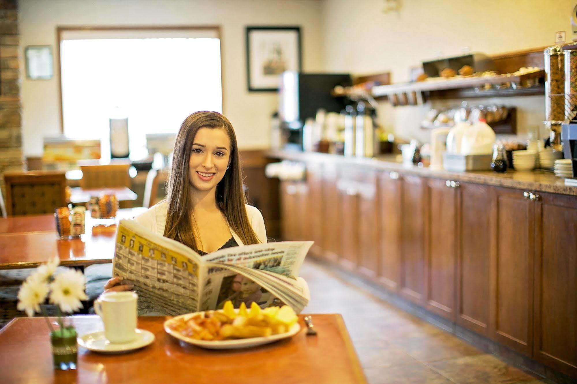 Service Plus Inns & Suites Drayton Valley Buitenkant foto